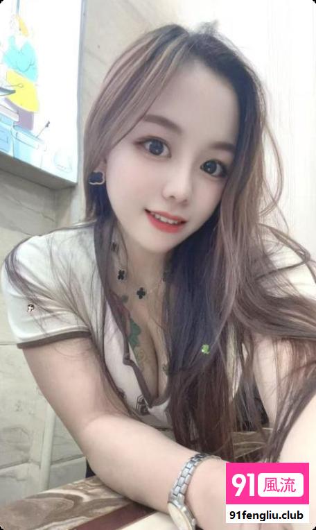 服务系舌吻骚妇